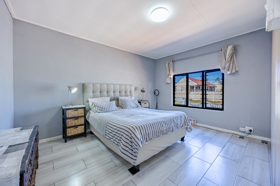 3 Bedroom Property for Sale in Bothasig Western Cape